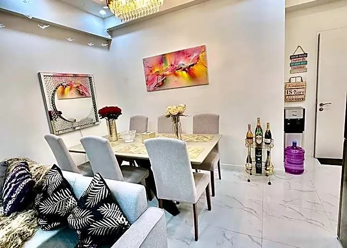 Hotel Gina Staycation Unit